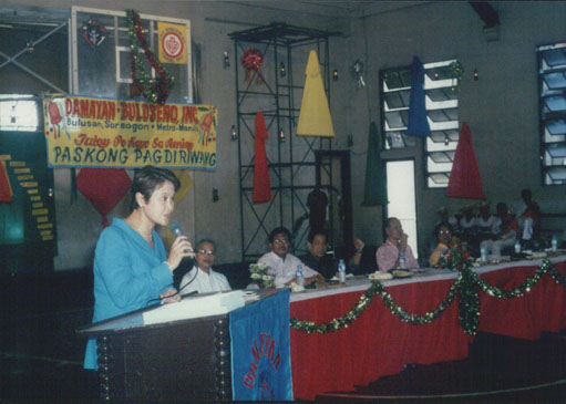 Sen. Jamby Madrigal speaking before a huge crowd of Buluseos